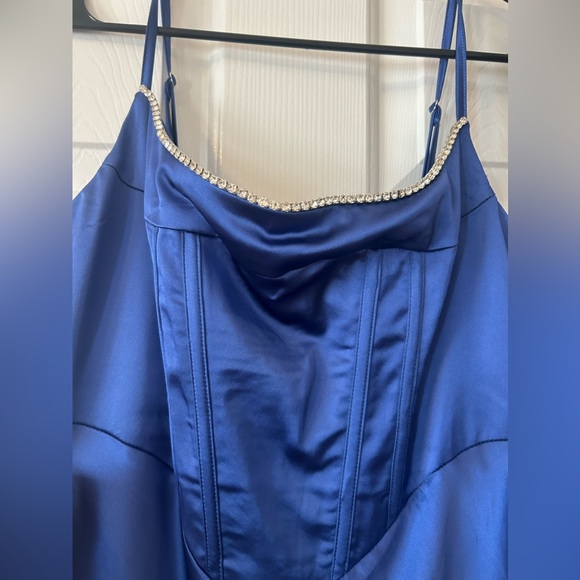 Hello Molly maxi mermaid satin dress. - Picture 4 of 4